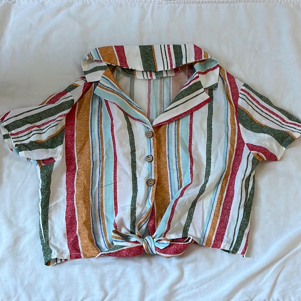 Collared tie front cropped button up shirt.